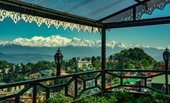 Sumitel Vista 800m from Mall Road
Rock Ville, Dr Zakir Hussain Rd, near DIG Banglow TV Tower, Tungsung Basti, Darjeeling, West Bengal, 734101, India