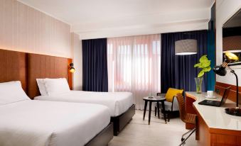 Four Points by Sheraton Siena
Via Antonio Lombardi, 41, Siena, Tuscany 53100, Italy
