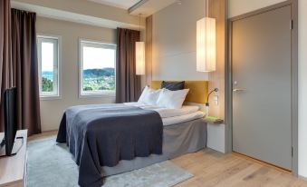 Quality Hotel Edvard Grieg
Sandsliåsen 50, Sandsli, Bergen, Vestland 5254, Norway