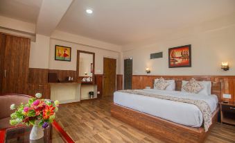 Hotel Golden Sunrise & Spa
Rimbi Rd, Pelling, Sikkim, 737113, India
