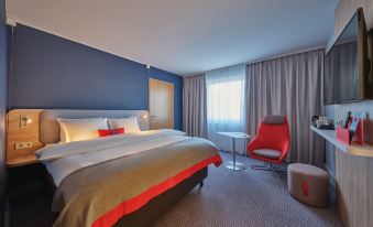 Holiday Inn Express Frankfurt Messe
Gutleutstraße 296, Innenstad, Frankfurt, Hessen, 60327, Germany