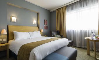 Best Western London Heathrow Ariel Hotel
118 Bath Rd, Harlington, Hayes, Greater London UB3 5AJ, United Kingdom