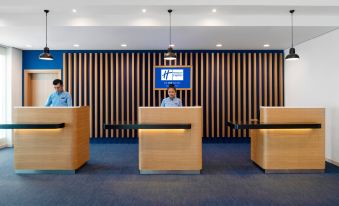 Holiday Inn Express Dubai Airport
Oppo Dubai Int'L Airport Terminal 3 - Umm Ramool, Garhoud, Dubai, Emirate of Dubai, United Arab Emirates
