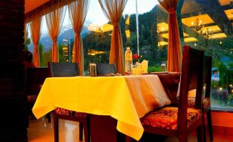 Hotel Pine Spring Pahalgam
Laripora, Anantnag, Jammu & Kashmir, 192126, India
