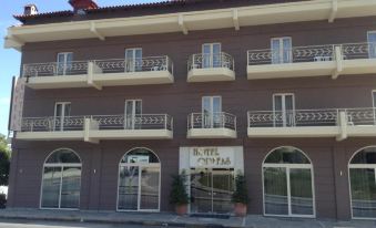 Hotel Orfeas
Pindou 58, Kalambaka, Thessaly, 42200, Greece