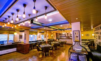 Udaan Woodberry Hotel & Spa
Near Swastik Gate, Upper Burtuk, Gangtok, Sikkim 737101, India