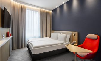 Holiday Inn Express Munich City West
Friedenheimer Brücke 15, Neuhausen-Nymphenburg, Munich, Bavaria, 80639, Germany