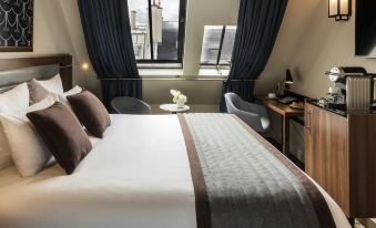 Chandigarh To Europe Package With Flights Book Now 5 Hotel Mayflower Paris Opera
34 Rue de Moscou, 8th arrondissement-Elysee, Paris, Ile-de-France, 75008, France