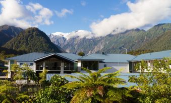 Chandigarh To New Zealand Package With Transfers Book Now 10 Scenic Hotel Franz Josef Glacier
No. 2 of Scenic Hotels in West Coast
36-44 Main Road Franz Josef Glacier, Main Road, Franz Josef, West Coast 7856, New Zealand